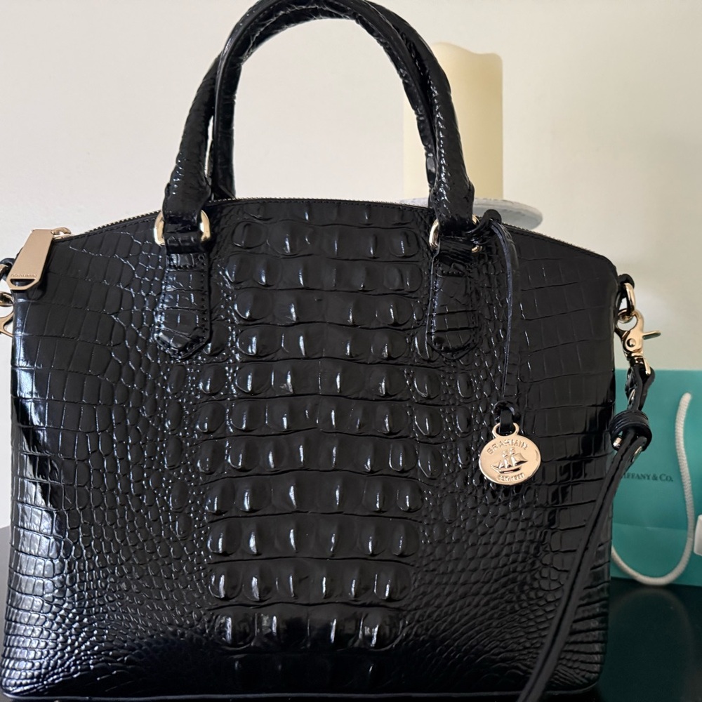 Gorgeous Brahmin Duxbury Satchel Bag! With Crossbody strap!